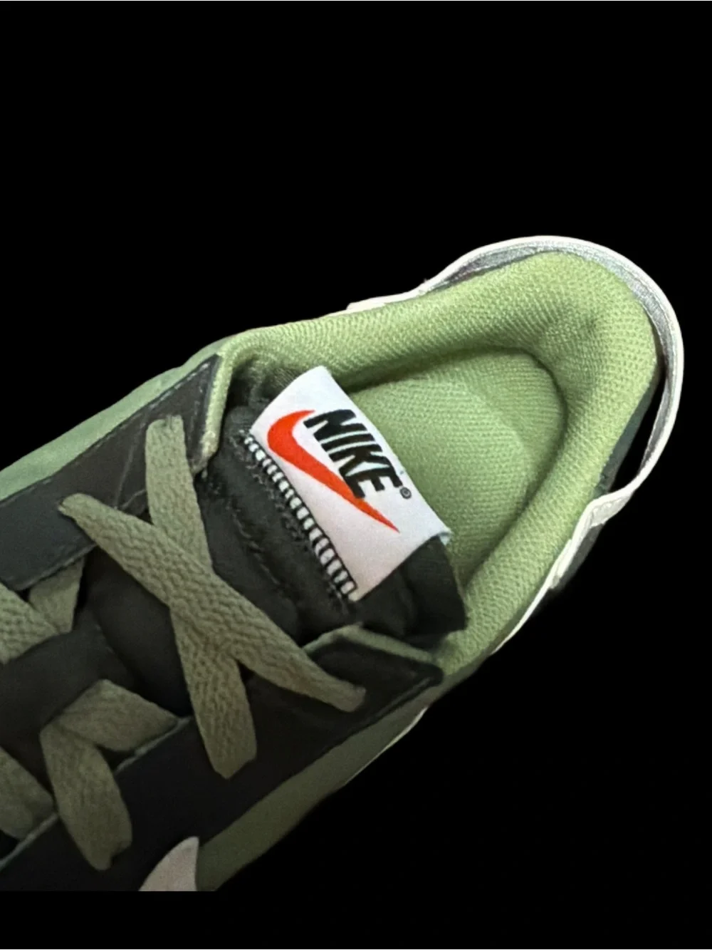 Nike Debut Alligator Green/Black/White Mens size 11